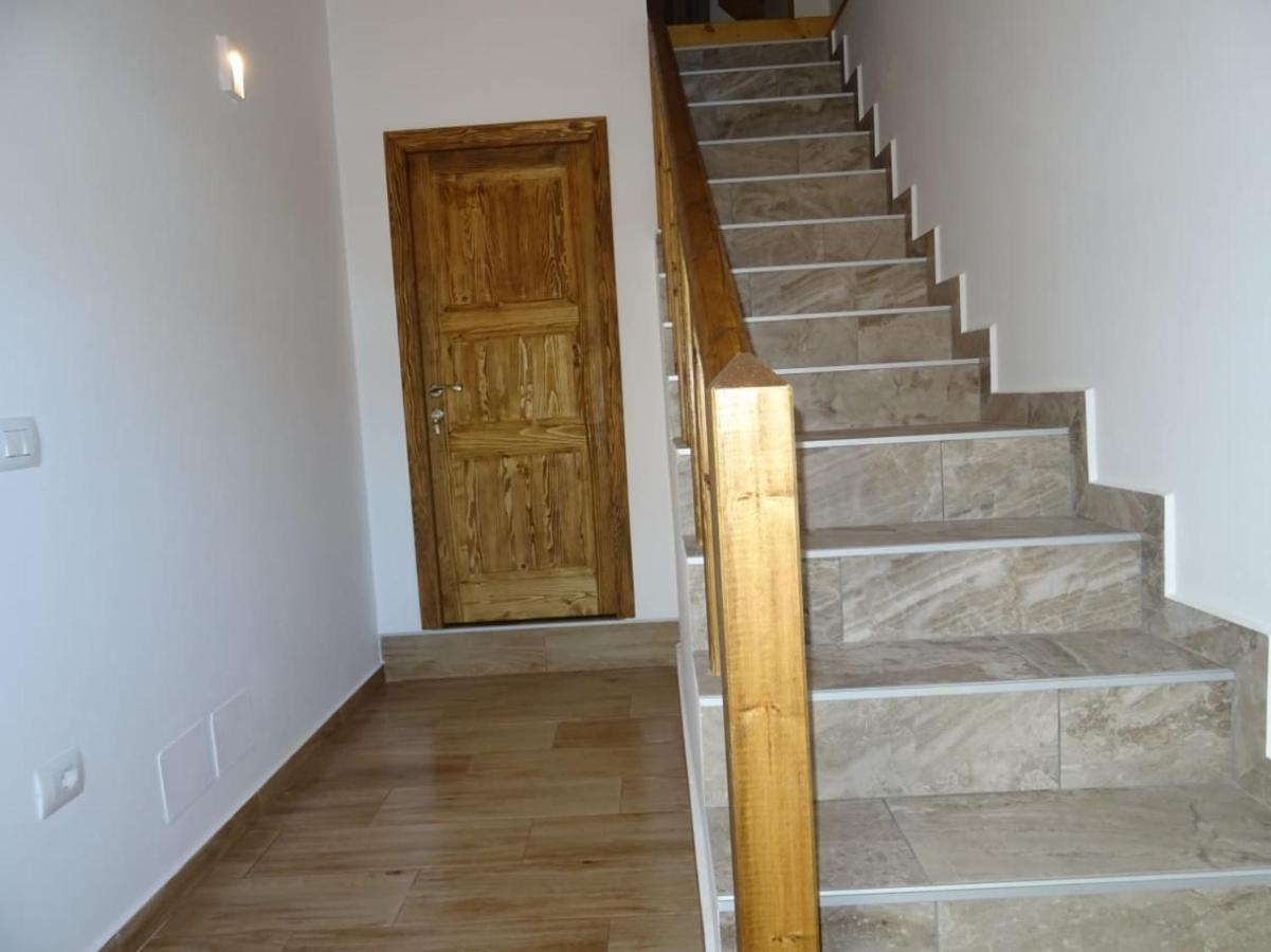Guesthouse Riverside Μπεράτ Εξωτερικό φωτογραφία