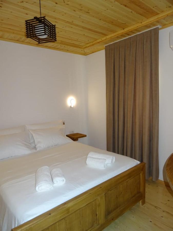 Guesthouse Riverside Μπεράτ Εξωτερικό φωτογραφία