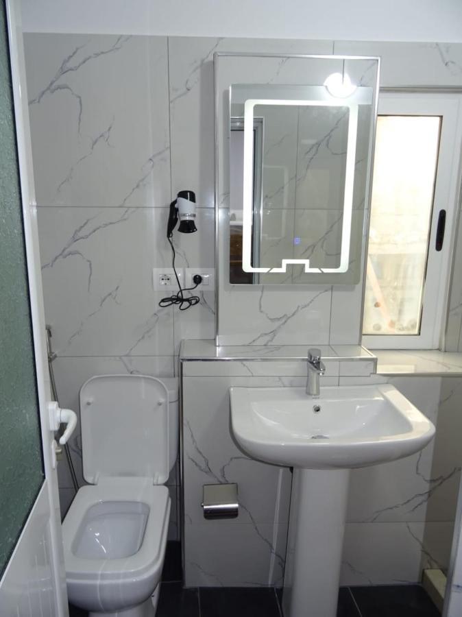 Guesthouse Riverside Μπεράτ Εξωτερικό φωτογραφία