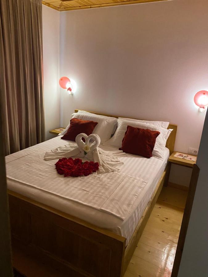 Guesthouse Riverside Μπεράτ Εξωτερικό φωτογραφία