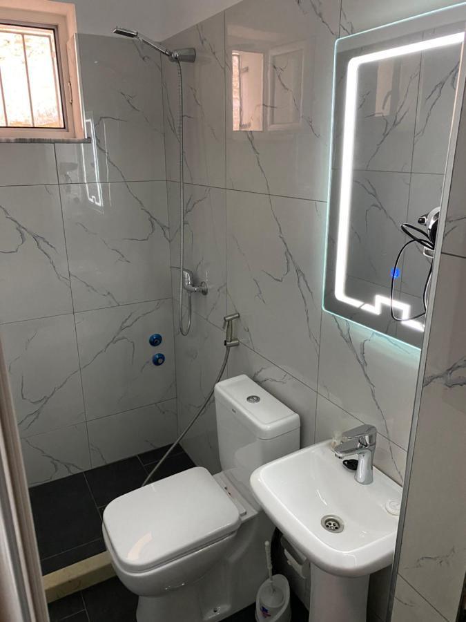 Guesthouse Riverside Μπεράτ Εξωτερικό φωτογραφία
