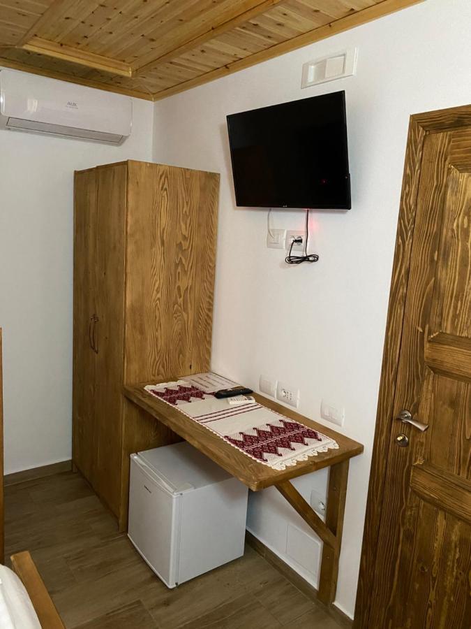 Guesthouse Riverside Μπεράτ Εξωτερικό φωτογραφία