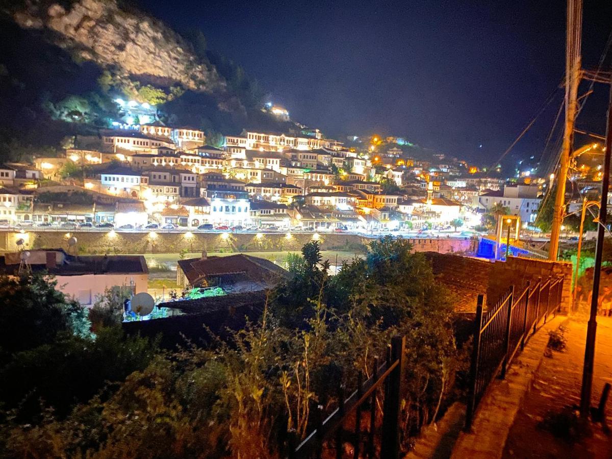 Guesthouse Riverside Μπεράτ Εξωτερικό φωτογραφία