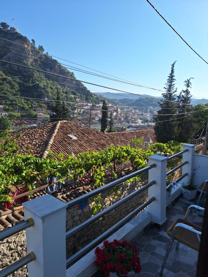 Guesthouse Riverside Μπεράτ Εξωτερικό φωτογραφία