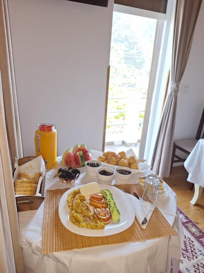 Guesthouse Riverside Μπεράτ Εξωτερικό φωτογραφία